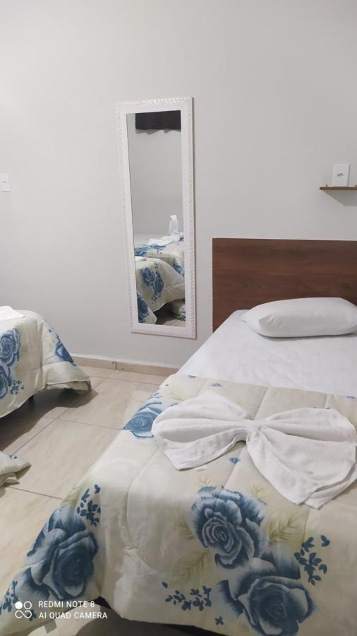 Pousada Quarto Com Tv,Ar,Frigobar,Wifi E Garagem Aparecida  Bagian luar foto